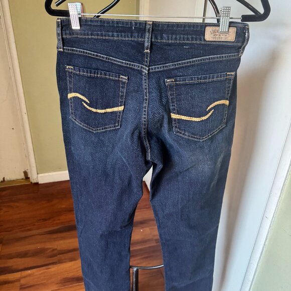 LEVIS SIGNATURE MID RISE STRAIGHT WOMEN JEANS STRETCH SZ 8M - Picture 1 of 8